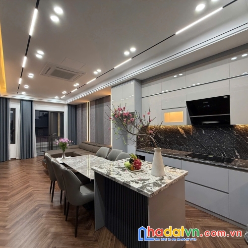 Bán nhà bồ đề 15 tỷ, 50m2 x 6 tầng thang máy, ô tô tránh