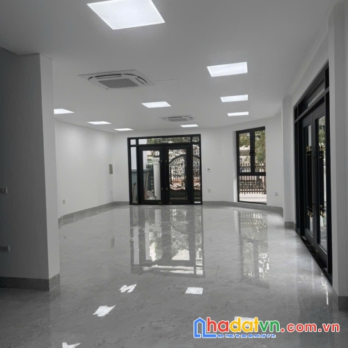 Cho thuê nhà nguyên căn 90m2 5 tầng mtien 6m trung tâm trâu quỳ, gia lâm đường 11m