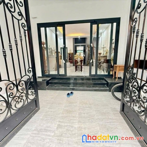 Bán nhà phố vạn bảo, ba đình 38m, 6 tầng, mt 4.6m. giá: 23.9 tỷ. lh: 0937158386