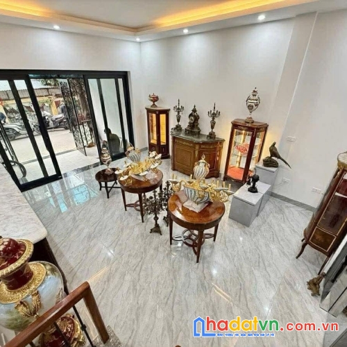 Bán nhà phố vạn bảo, ba đình 38m, 6 tầng, mt 4.6m. giá: 23.9 tỷ. lh: 0937158386