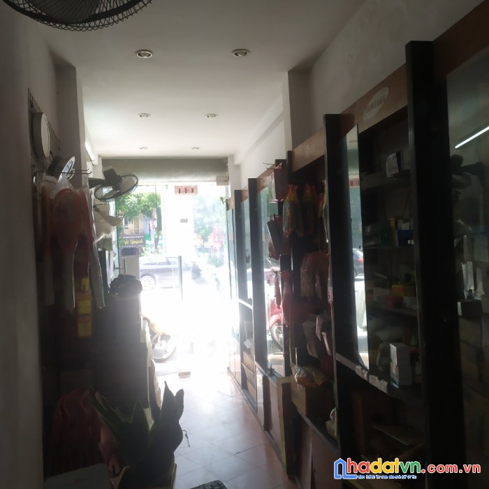 Bán nhà mặt tiền phố nguyễn trãi đang kinh doanh .