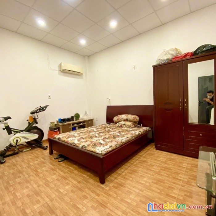 Tân kỳ tân quý, lê trọng tấn, 3 tầng, hxh, 20m ra mặt tiền, giá 5.4 tỷ.