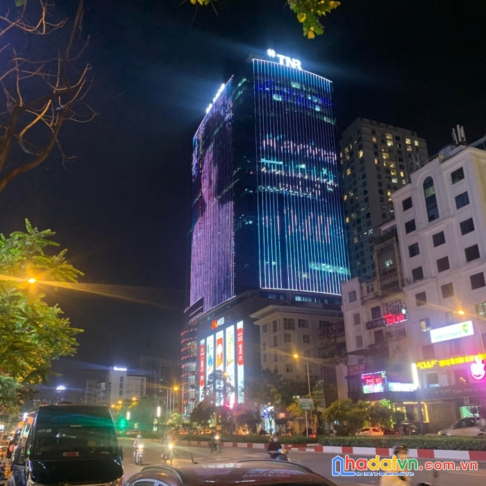 Bán nhà mặt phố nguyễn chí thanh, vị trí đẹp, 40m2, 17.7 tỷ