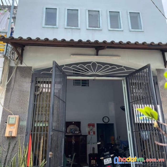 Bán nhà hẻm xe tải 48m2, 1t1l, 2pn, cây cám, vlb, giá 2.66 tỷ