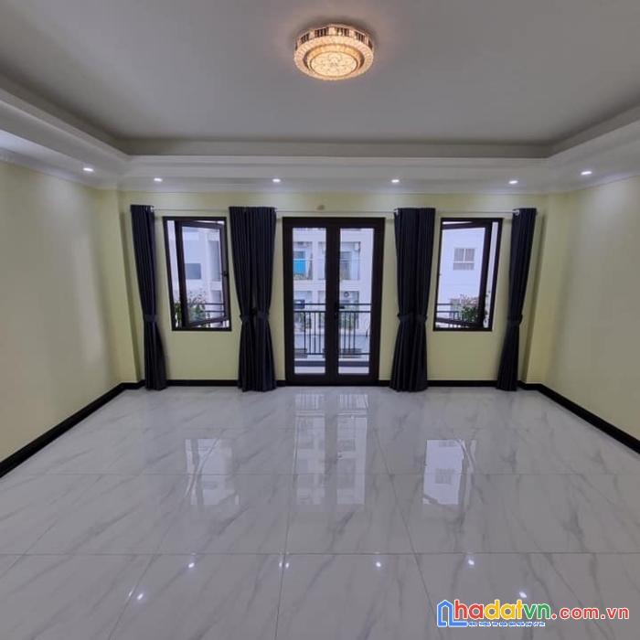 Bán nhà mặt phố tôn đức thắng, đống đa 80m, 8 tầng, mt 5m. giá: 33 tỷ