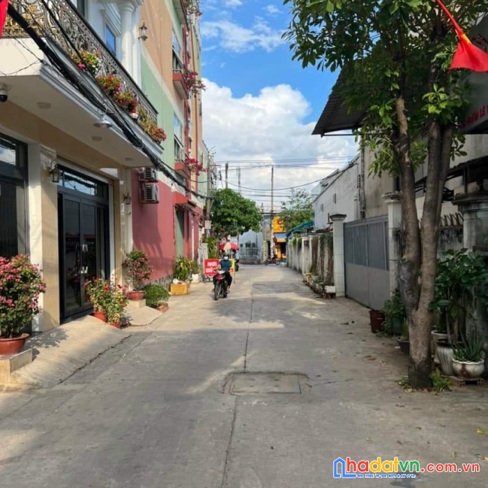 Vợ chồng tôi cần bán căn nhà cấp ngụ tại hẻm đường lê văn khương, q12
