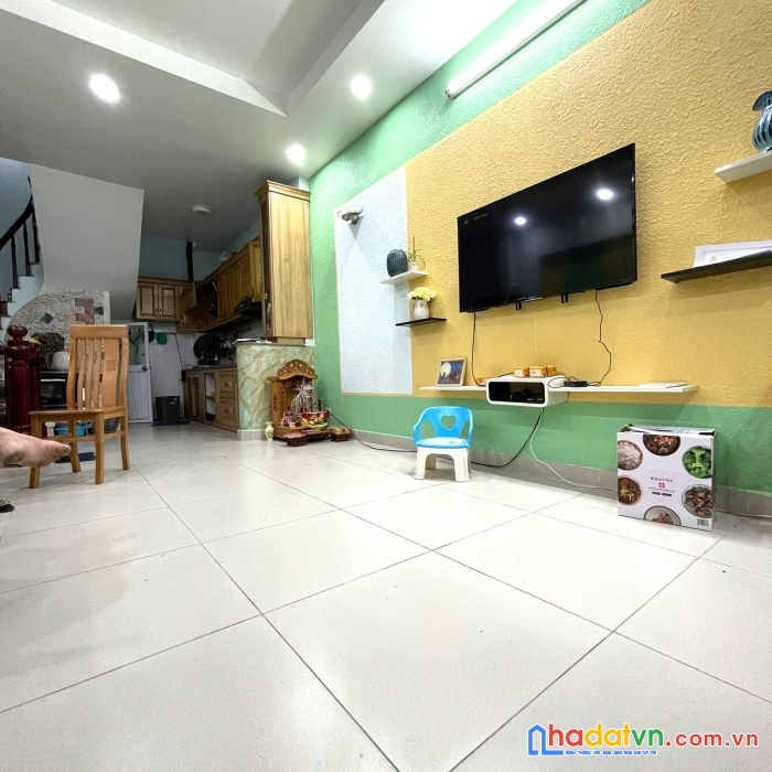 Nhà đẹp  cổ nhuế, bắc từ liêm, ở ngay, ô tô đỗ cửa, 2 thoáng, thông, 38mx5t, giá chỉ 4.24 tỷ.
