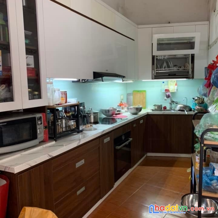 Nhà mặt phố - mặt tiền rộng – 140 m, mt 7.9 m – 11.8 tỷ. 