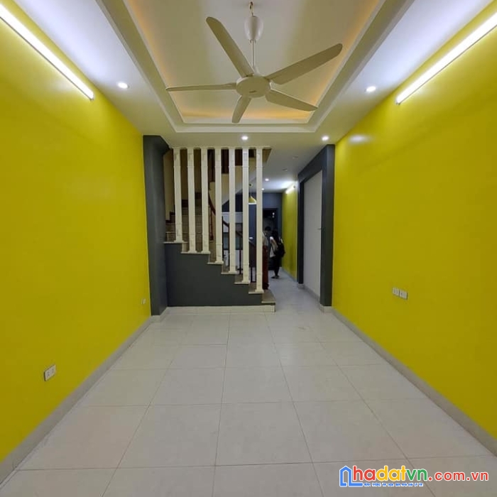 Cần tiền nên bán nhà trung tâm ba đình 40m2 5 tầng