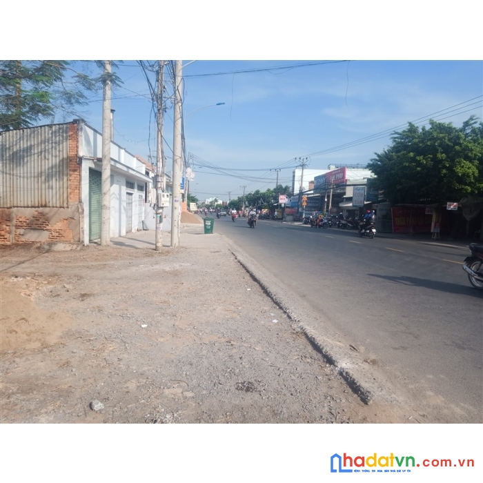 Cần bán đất đẹp 2 mặt tiền hẻm chợ gò đen bến lức long an