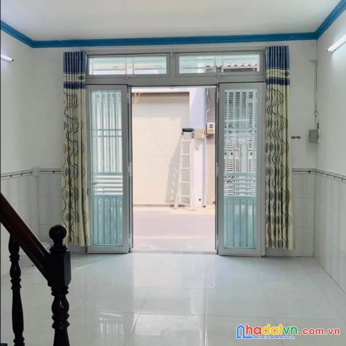 Bán nhà lúy bán bích, 3 tầng mặt tiền kinh doanh, xe hơi tránh, giá chỉ 2 tỷ 48