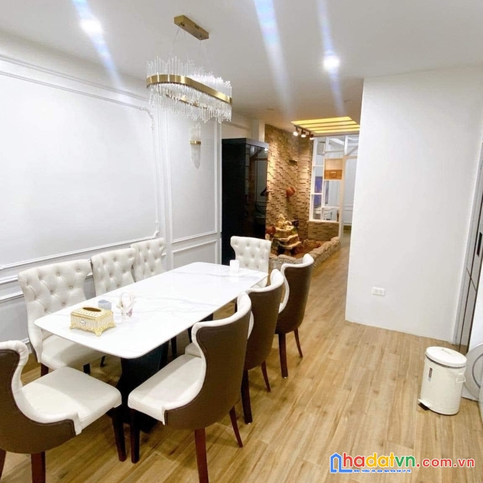 Bán tòa nhà trung tâm cầu giấy, 3 ô tô tránh, vỉa hè rộng, thang máy 128m2 x 5 tầng, 55 tỷ