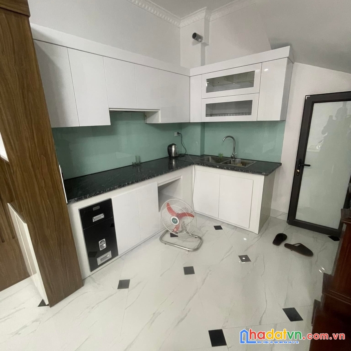 Bán gấp nhà thuỵ khuê, tây hồ, sát phố, thông, kinh doanh, 42mx4t, chỉ 5.38 tỷ.