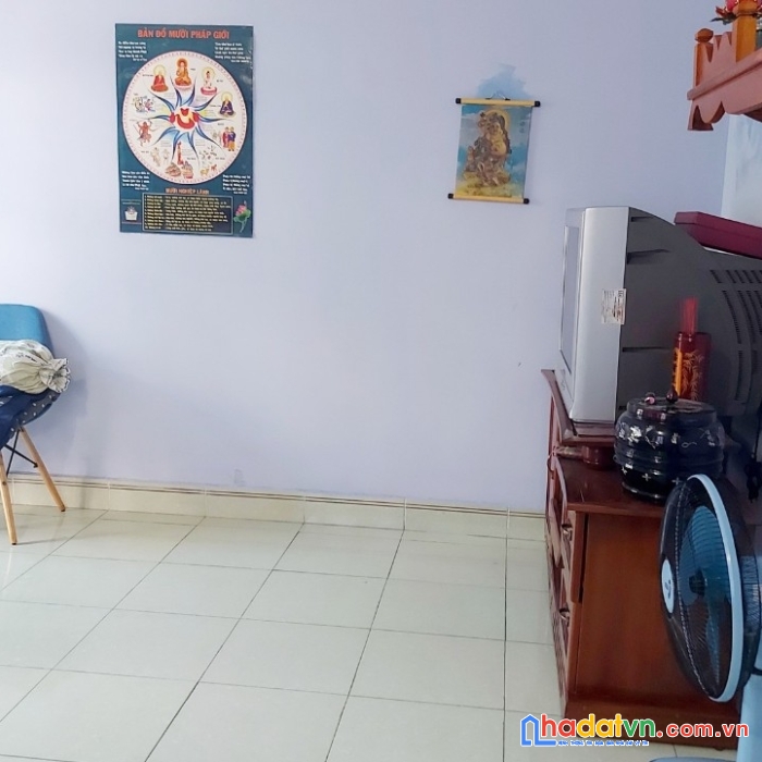 Nhà 2 tầng có sân vườn ngang 6m, căn góc, thông thoáng, chỉ 5.6 tỷ.