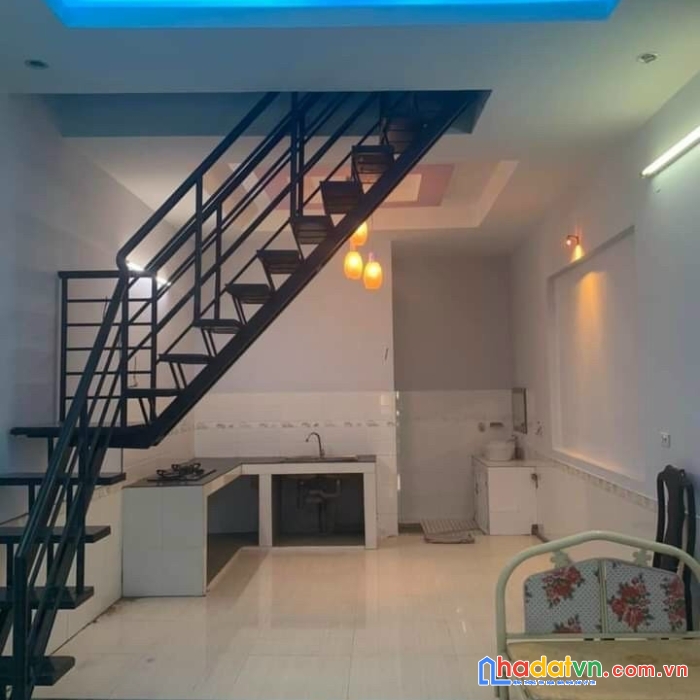 Nhà hxh, 4x10m, 2pn, 2wc, lk 4-5, bhhb, giá 3.05 tỷ