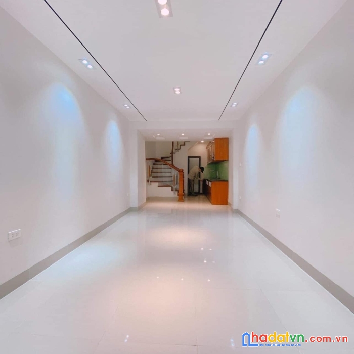 Phân lô thái hà hiếm, nhà mới tinh, vài bước ra ô tô tránh. dt:40m2,5t. nhỉnh 6 tỷ.