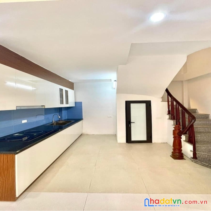 Bán nhà siêu hiếm, đẹp, sát phố, hoàng hoa thám, ba đình, 35mx5t, chỉ 3.93 tỷ.