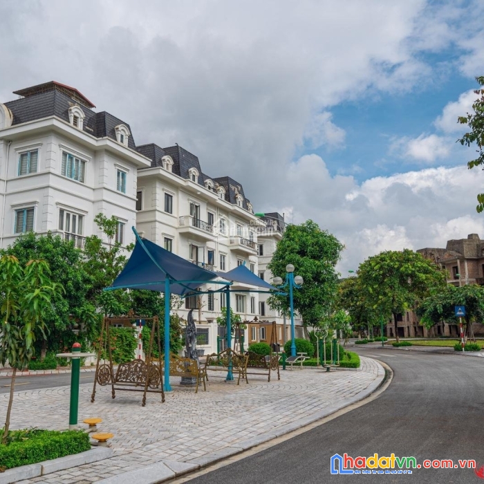 - cần tiền bán gấp căn biệt thự lideco dt 144m2, 5 tầng, mặt tiền 8m. dtxd: