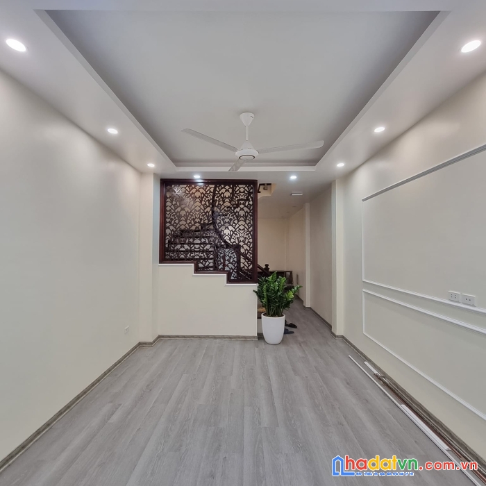 Chỉ 4.97 tỷ, hộ khẩu, tây hồ, 44m, 30m ra phố, ba gác đua, 2 thoáng vĩnh viễn, thông.