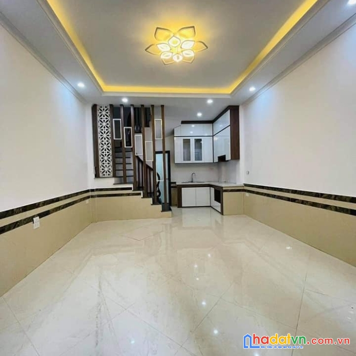 Bán nhà đường láng 50m2, 50m ra phố, 2 thoáng , giá nhỉnh 5tỷ.