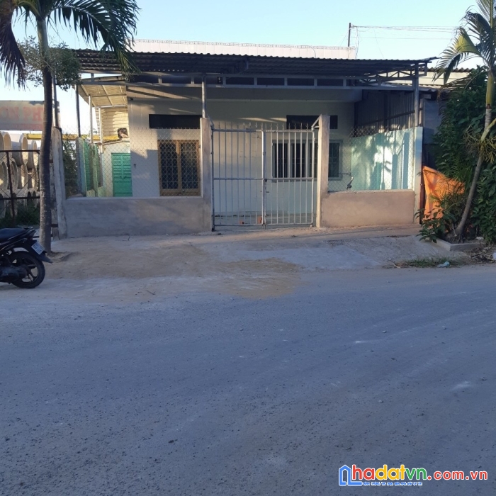 Bán nhà mặt tiền cao văn lầu , phường 5,tp. tân an,long an . 8m x 16m. giá 2,3 tỷ .
2.300.000.000 đ