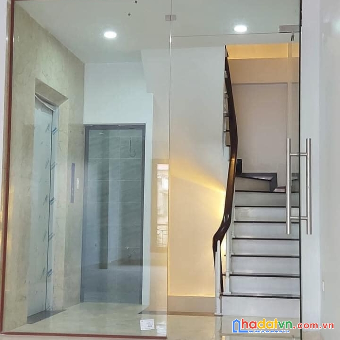 Building  trần duy hưng- kinh doanh đỉnh - ô tô vào nhà - lô góc – 80m2. 13.9 tỷ