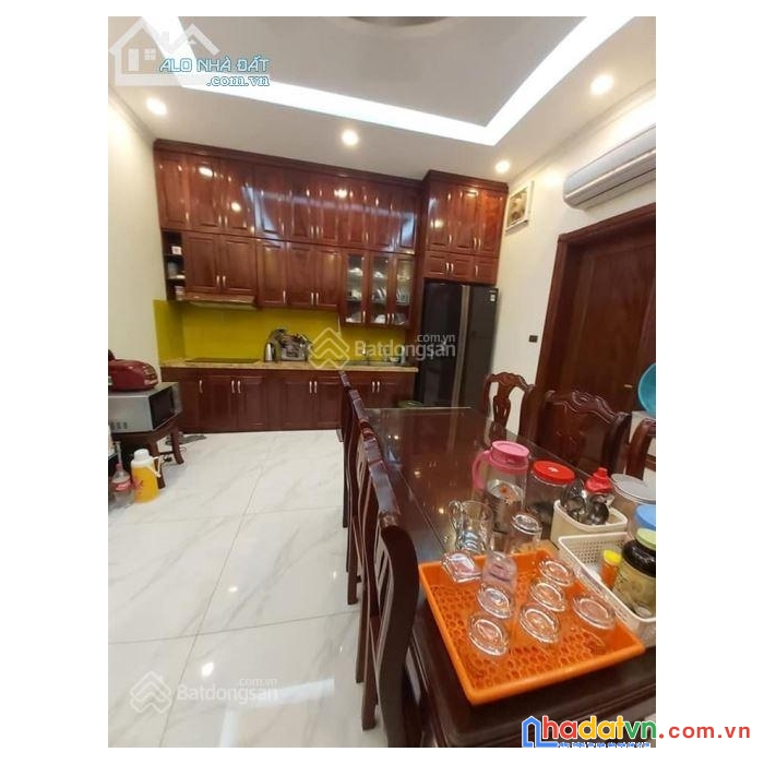 Hiếm – bán lạc long quân, 46.5mx5 tầng, nội thất vip, ô tô qua nhà, 4,1 tỷ