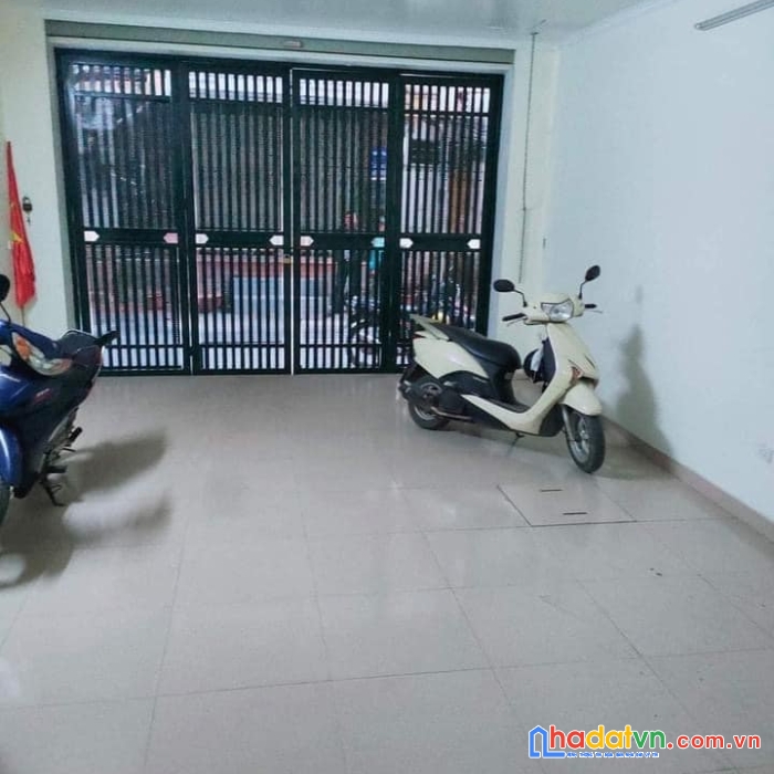 Bán tòa nhà nguyên hồng, 6 tầng thang máy, 61m2, mt 5m, ô tô tránh kd. lh +982.038.997
