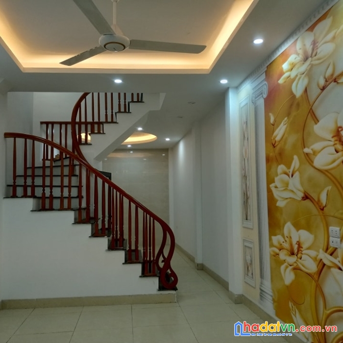 Bán nhà đường đội cấn, liễu giai, ba đình, sát phố, 3 gác phi, 35mx4t, 4.5m, giá chỉ 3.77 tỷ.