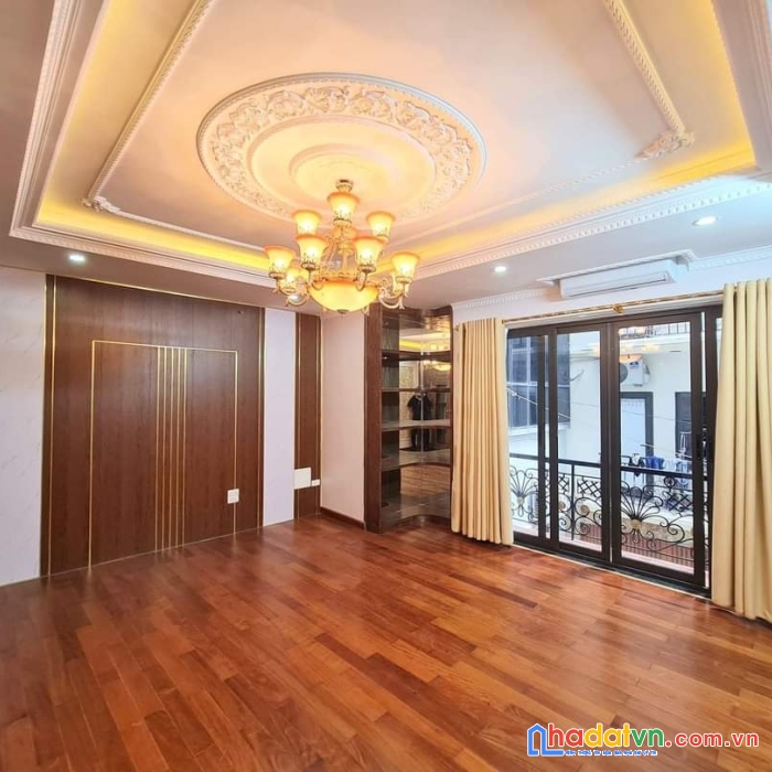 Bán gấp nhà 35m.thang máy vip nhất phố vương thừa vũ
