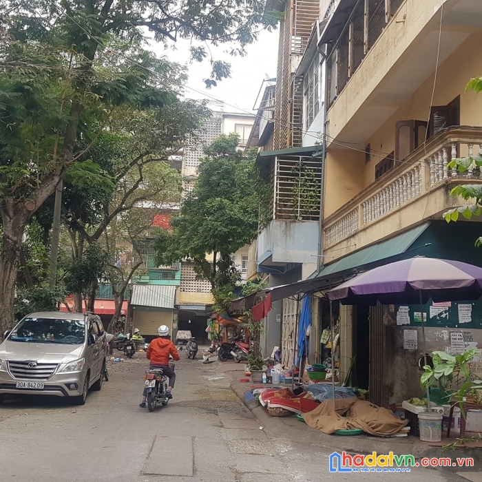 Bán nhà tầng 1, tập thể nghĩa tân, cầu giấy: 110m2, mt 10m. giá: 6 tỷ. lh: 0976172699