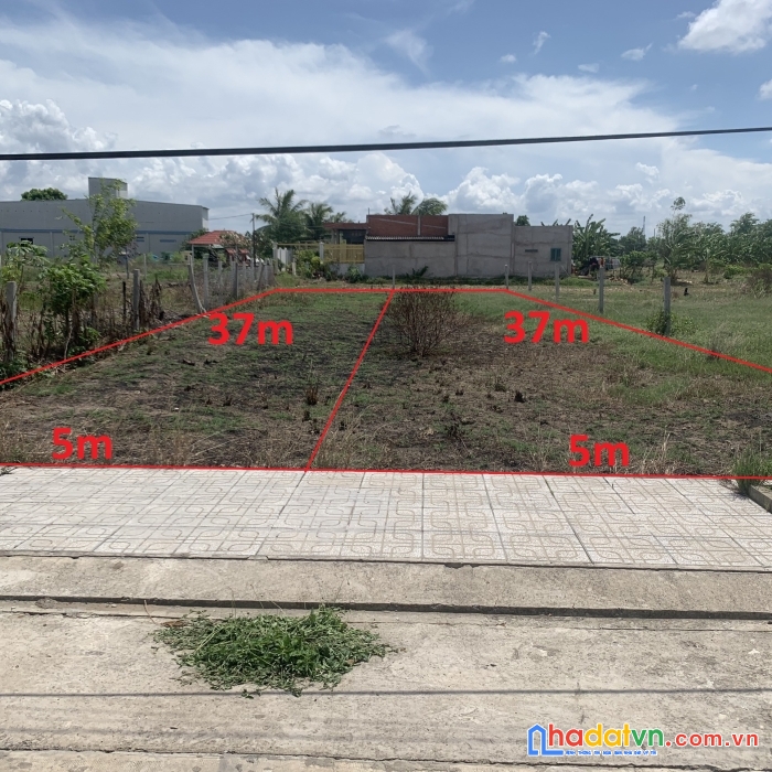 Bán 370m2 đất thổ kế bên ca huyện cần đước. shr/cc