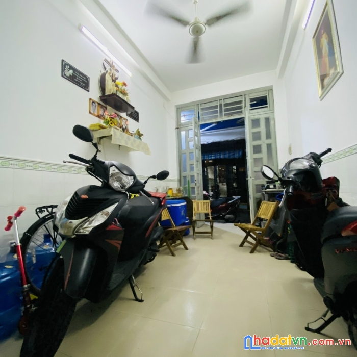 Bán nhà hxh,42m2, khu trung tam tan bình, 8.2 tỷ, bớt lộc, chính chủ, tiếp người thiên chí