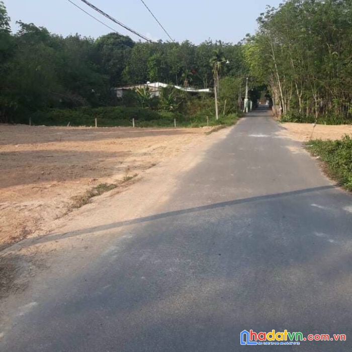 Bán gấp 200m2 đất thô cư  chơn thành đường ô tô đối diện cum kcn  giá 550 triệu  gọi 0933320139