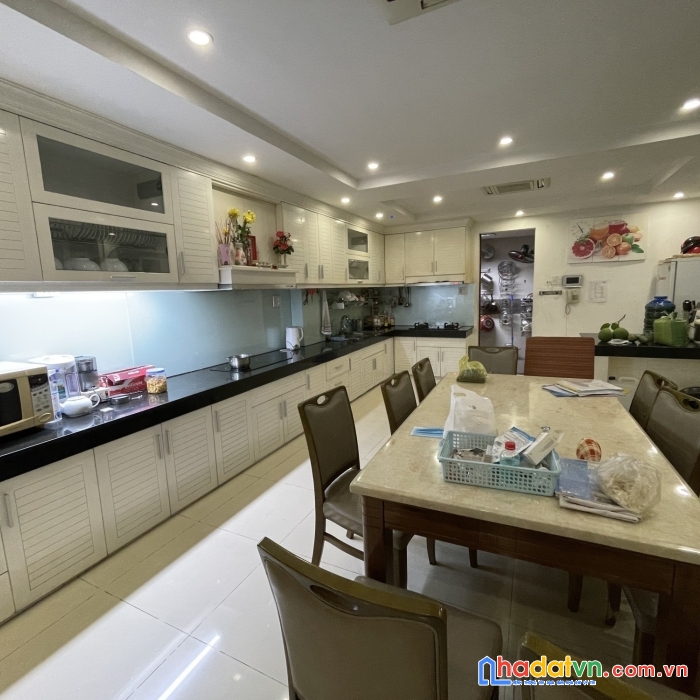 Bán nhà hẻm 6m âu cơ, 5 tầng, thang máy, 6 phòng ngủ, 100m2 giá chỉ 14tỷ5