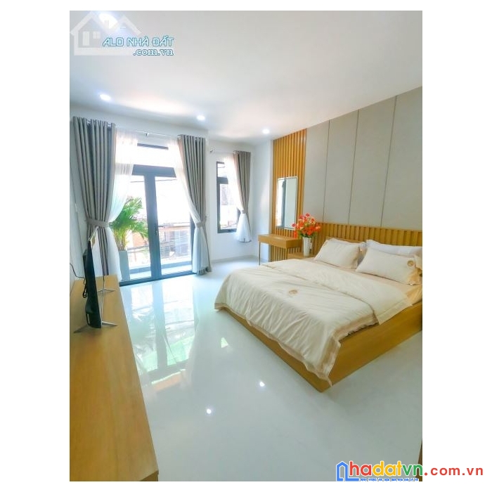 Mặt tiền tô hiệu , tiện ở và kinh doanh, 1 trệt 3 lầu đã có sổ hồng riêng.