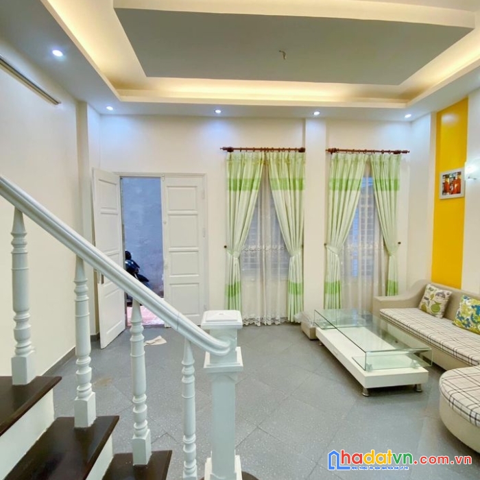 Bán nhà cầu giấy hơn 4 tỷ 31m2 5t khu  hiếm gần oto trung tâm