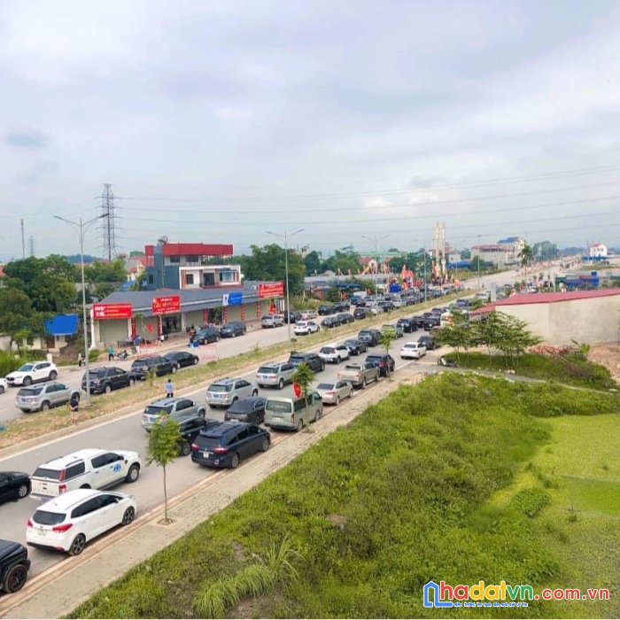 Bán nhanh mảnh 90m2 vị trí đẹp trung tâm thị trấn, đối diện ubnd thị trấn,  full thổ cư, phù hợp