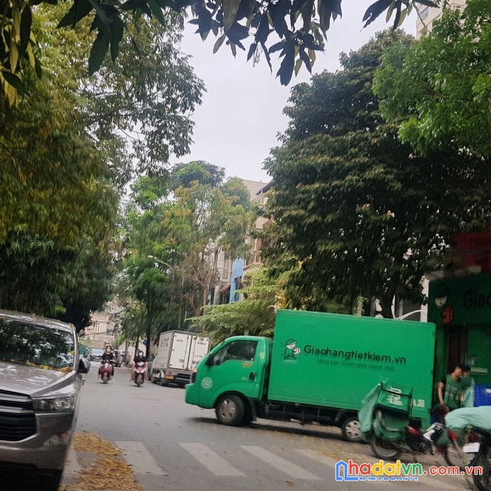 Bán 150m2 nhà mặt phố trần thái tông dịch vọng hậu hà nội kinh doanh 55 tỷ.