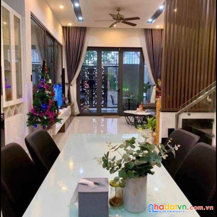 Thanh khoản gấp nhà đẹp văn cao 45m2x5tầng-3 ngủ-ba gác đỗ cửa-gần 5 tỷ