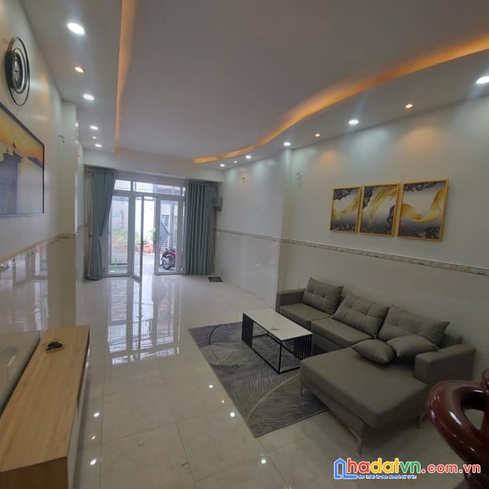 Nhà 70m2 cống lở, xe hơi vào nhà, giá nhỉnh 6 tỷ