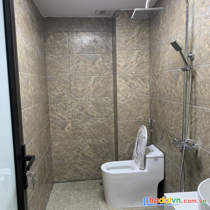 Bán nhà gấp lê đức thọ 112m2, 6 tầng, mt 6m, giá 20 tỷ.