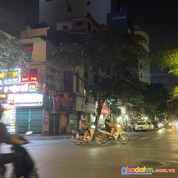 Bán nhà mặt phố đường nguyễn công trứ, hai bà trưng, 2 mặt tiền, kinh doanh khủng, nguồn tiền khủng
