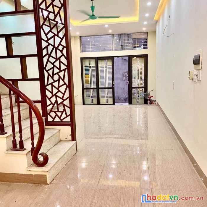 Quan nhân - 6t - thang máy - dt45m. giá: 6.8 tỷ