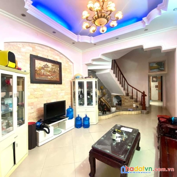 Bán nhà phố nguyễn văn cừ 58 triệu/m2, ngõ thông thoáng ô tô morning qua cửa,