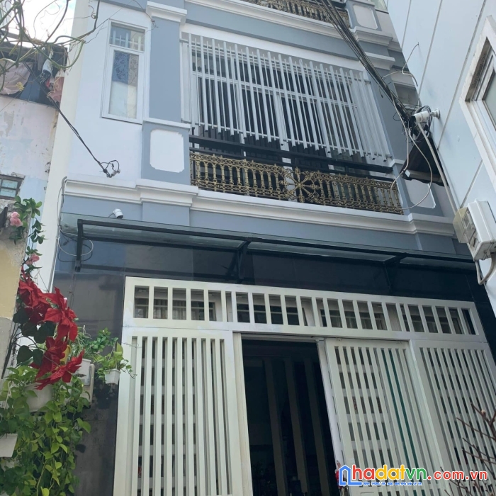Bán nhà trung tâm phú nhuận huỳnh văn bánh. dt 30m2, hxh, giá 4.75 tỷ( thương lượng)