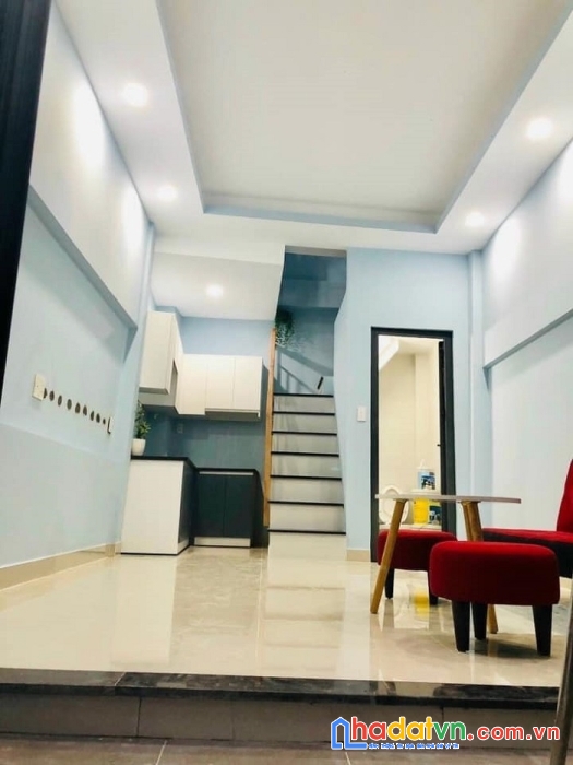 Bán nhà đường xô viết nghệ tĩnh 23m2, ngang 3,5m ngay vòng xoay hàng xanh, chỉ 3.3 tỷ