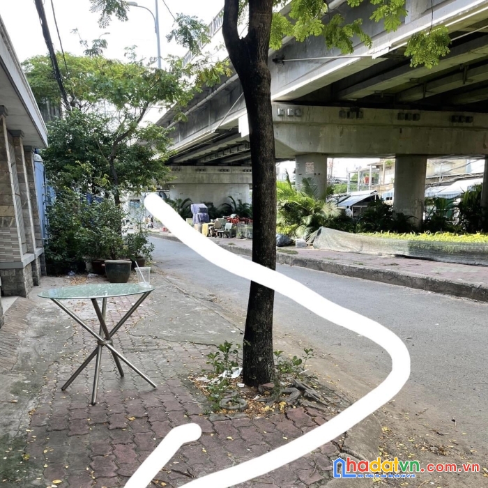 Bán nhà nát ở hẻm 691 trần xuân soạn, 59m2 chỉ 5 tỷ 3