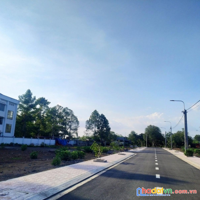 A trung vỡ nợ cần bán gấp lô đất mặt tiền dt769, sổ riêng