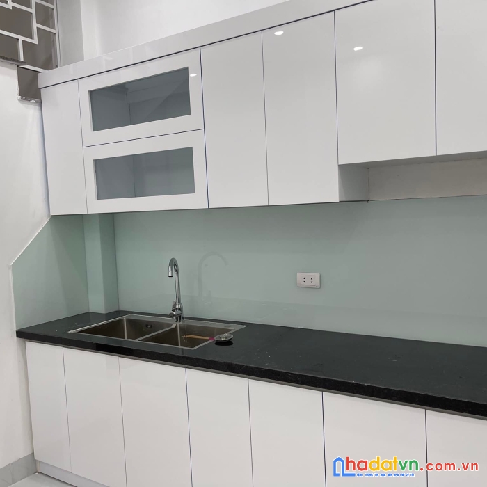 Nhà đẹp ở ngay 3 bước chân ra hồ tây lộng gió , gần trường gần chợ